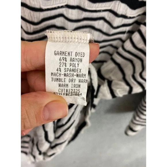 Tianello by steve barraza womens medium blouse black white striped textured knit - Picture 4 of 6